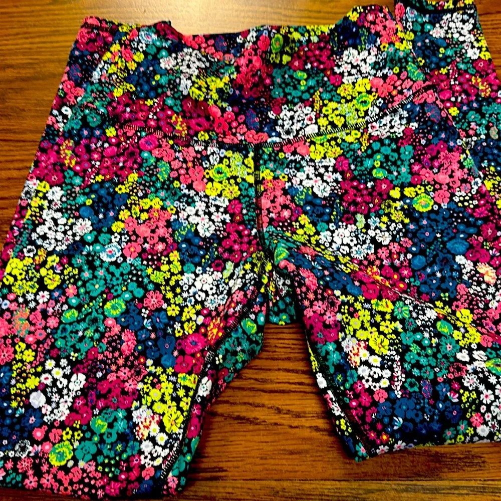 Champion-size-M-floral-leggings - Picture 5 of 6